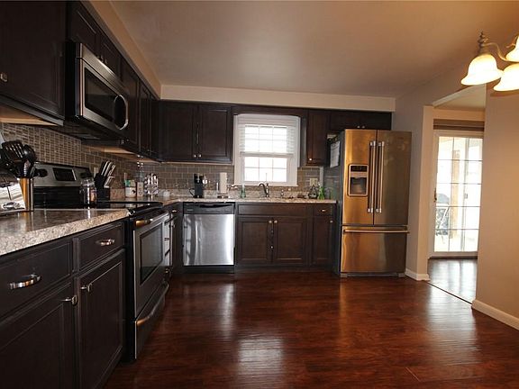 2nd image of 441 Westland Dr