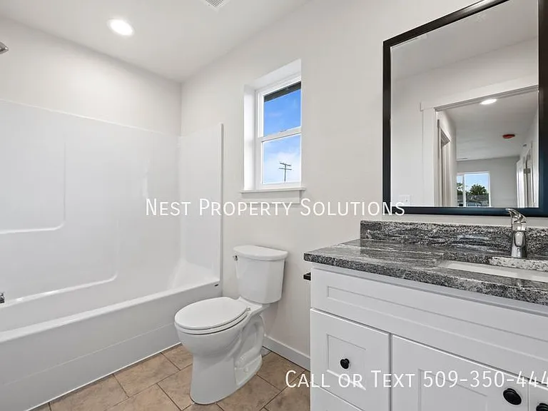 215 S 1st St #2 — Photo 18