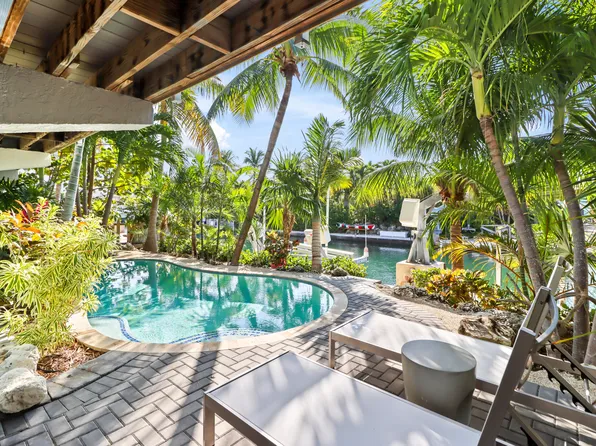 1050 Gulf Dr, Summerland Key, FL 33042