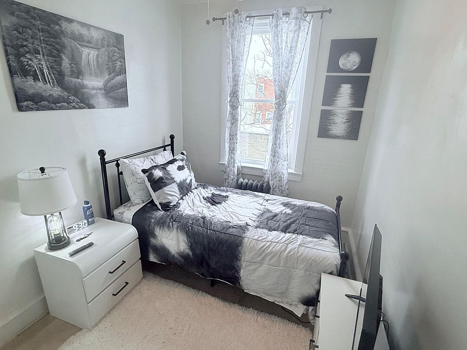 Brand New Twin Mattress and Platform Bed e/