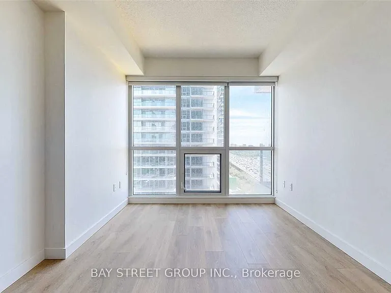 95 McMahon Dr #1212 — Photo 20