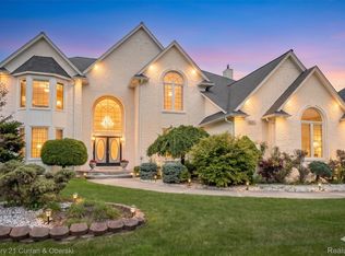 3021 Chinaberry Ct, Sterling Heights, MI 48314