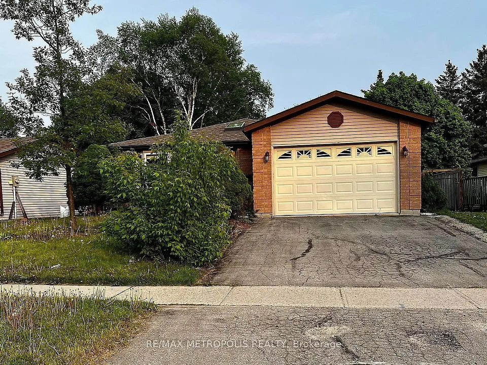65 Gloria St