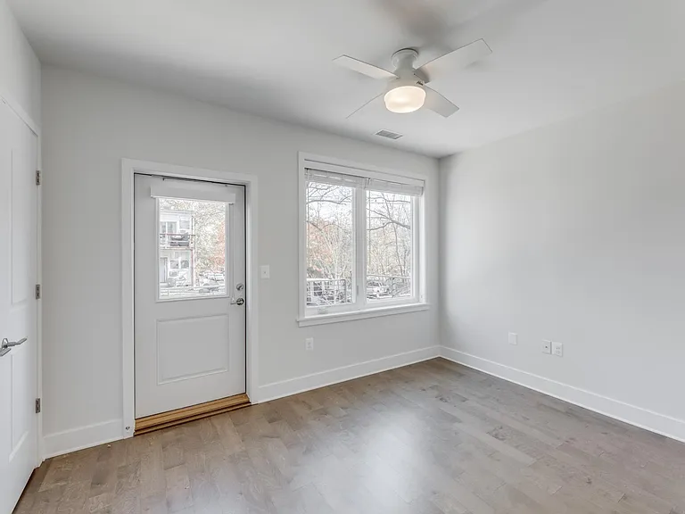 2201 40th Pl NW #3 — Photo 5