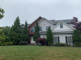 7 Margo Ct, Airmont, NY