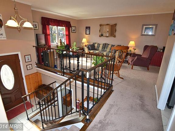 3rd image of 2306 Dartmouth Ln