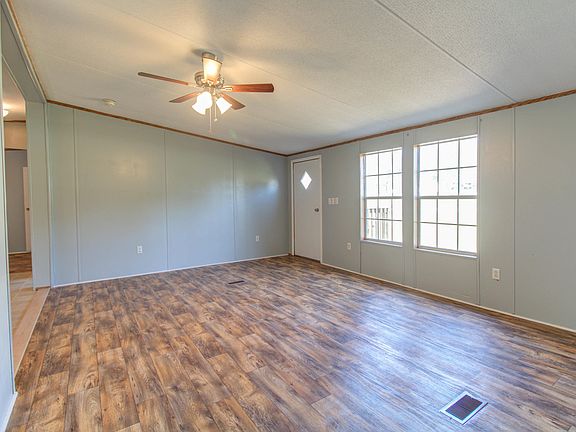 4th image of 18285 Longwood Dr