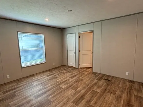 3052 N Gary St #14, New Castle, IN 47362