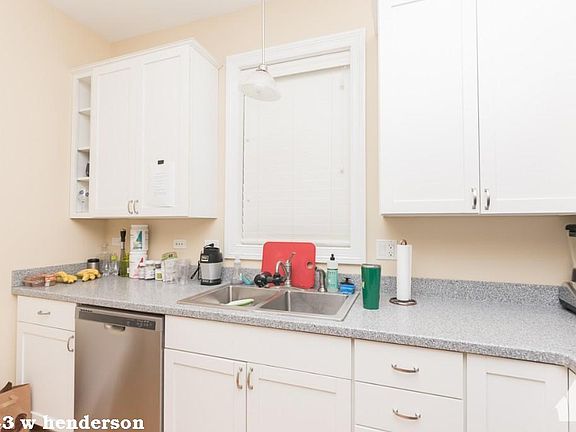 3rd image of 1943 W Henderson St #1724