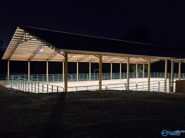 83 Wright Dr, Grant, AL 35747