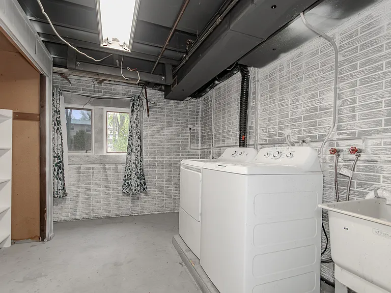 8806 Norwood Dr — Photo 29