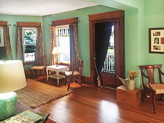 1st Floor Living Room