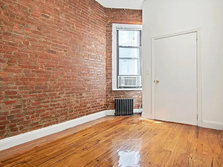 251 E 52nd St #4A — Photo 9