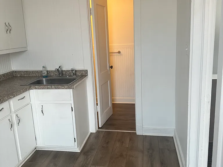 331 Commercial St #4 — Photo 5