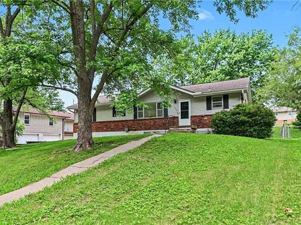 7420 N Main St, Gladstone, MO 64118