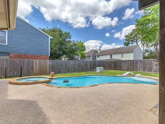4th image of 6923 Little Redwood Dr