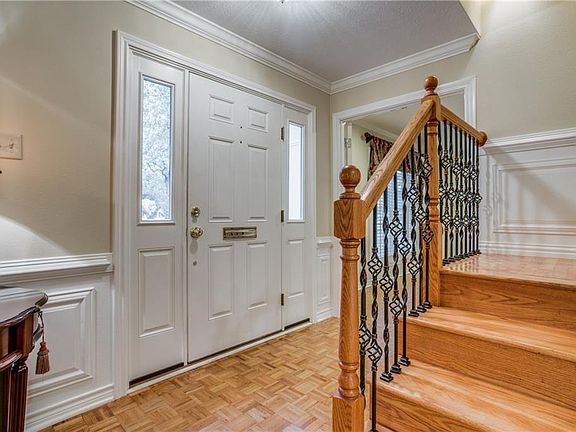 5th image of 4029 Greenbrier Dr