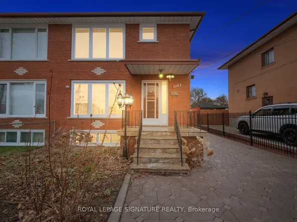1142 Alexandra Ave, Mississauga, ON L5E 2A5