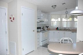 4th image of 7324 Harbor View Dr