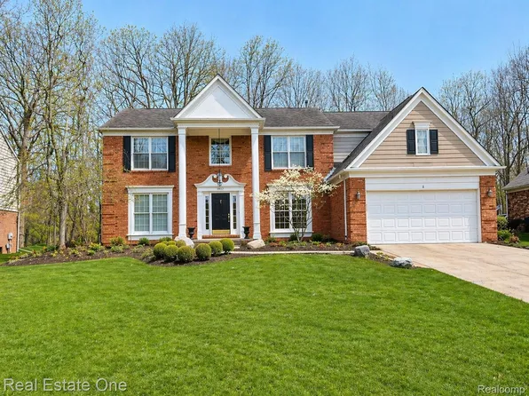 37917 Glengrove Dr, Farmington Hills, MI 48331