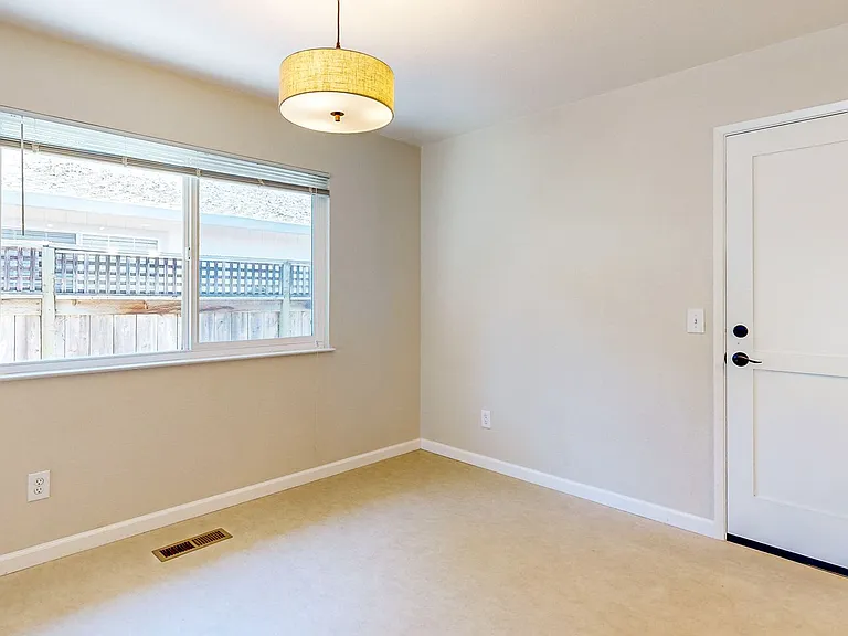 2146 Rivera Dr — Photo 23