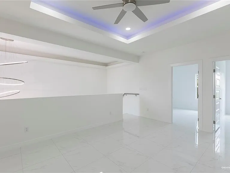 1910 Sunset Dr — Photo 12