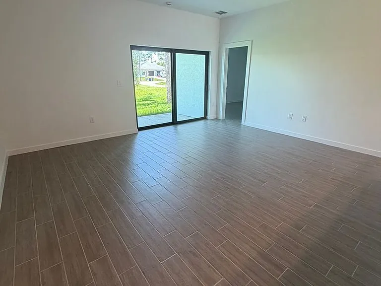 1504 Gary Ln — Photo 12