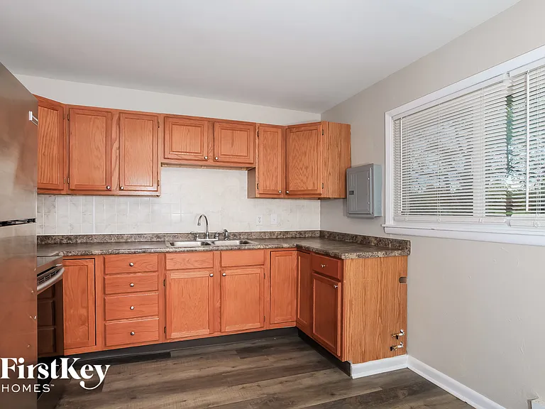 3704 Homecomer Dr — Photo 7