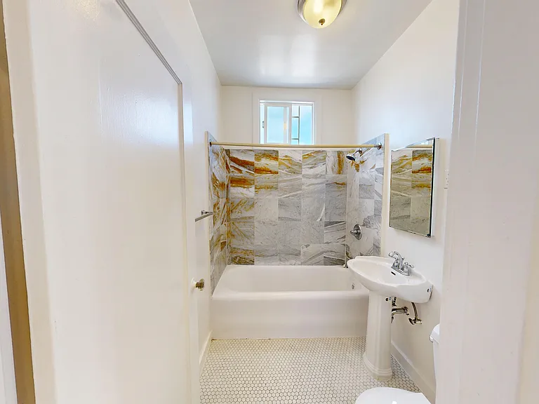 2975 Van Ness Avenue — Photo 4