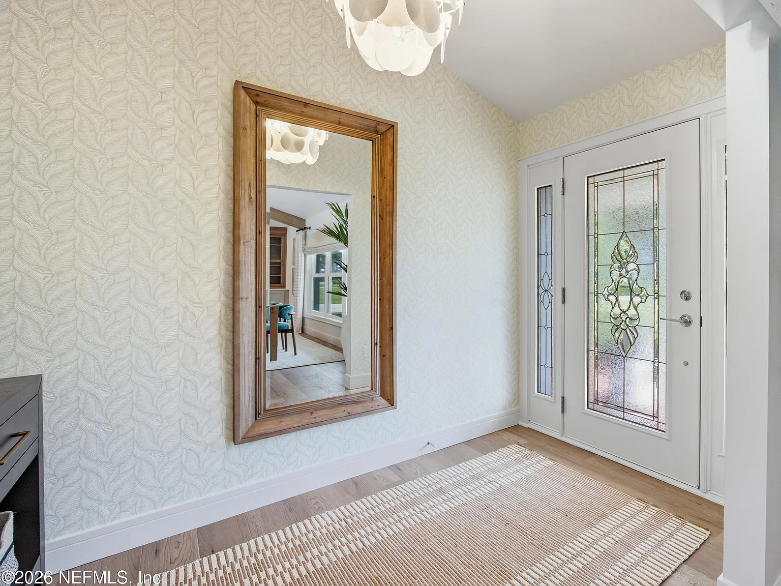 3 bed, 2.5 bath, 2205 sqft, $12,000 — Photo 3