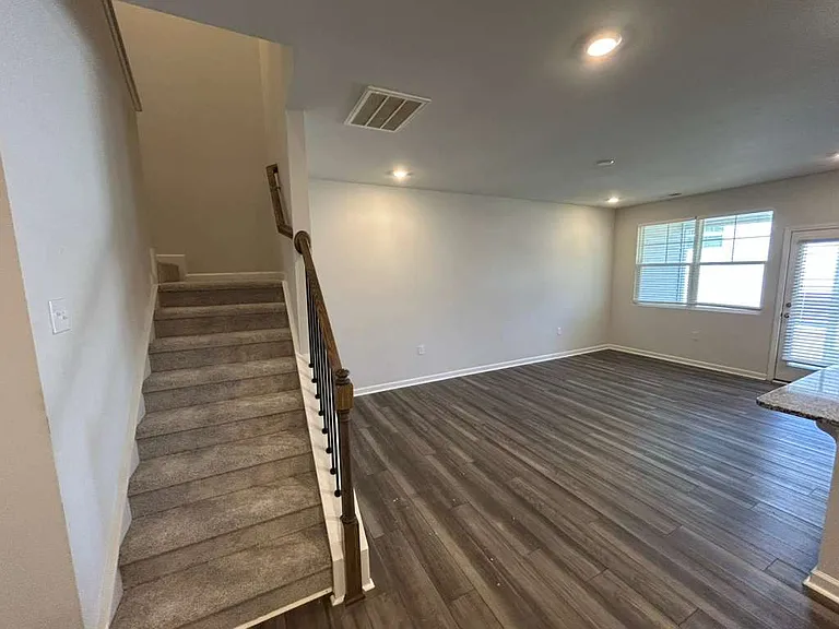 5025 Pufa St — Photo 10