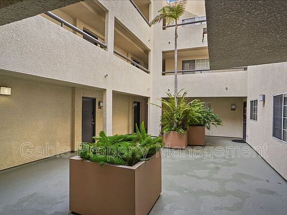 3rd image of 5515 Canoga Ave APT 109