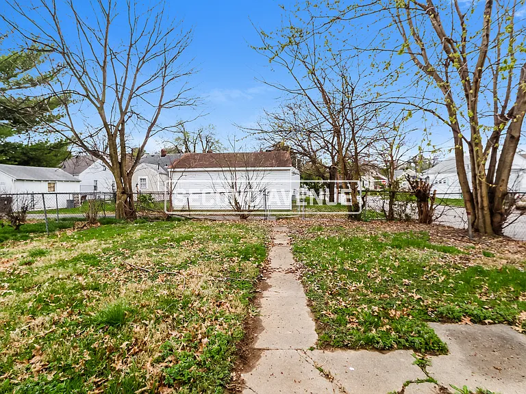 1032 Sale Ave — Photo 13
