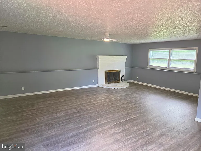 16400 Candy Hill Rd — Photo 29