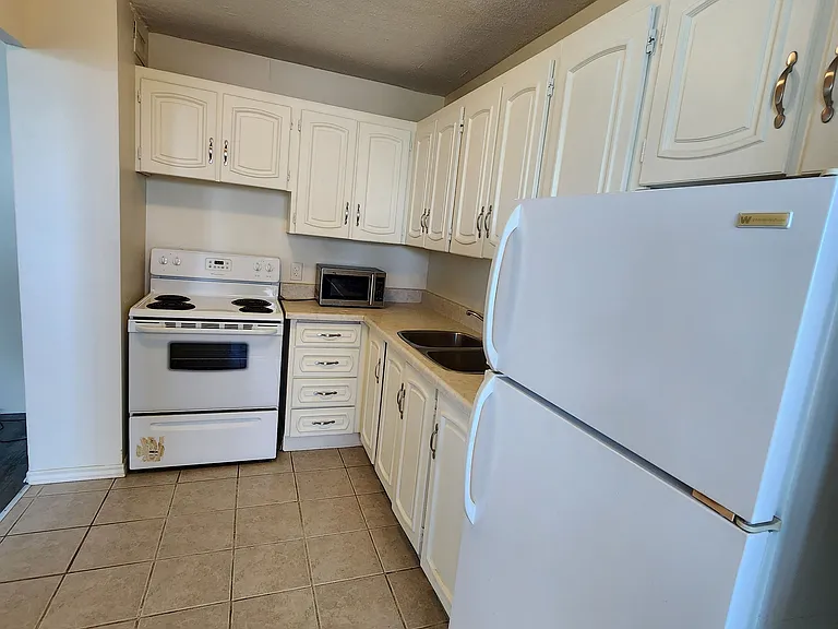 215 Glenridge Ave #1102 — Photo 3