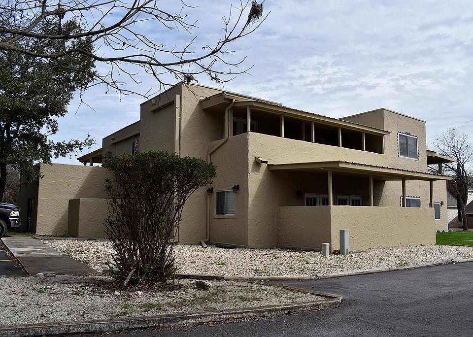 1st image of 531 Sand Bend Dr