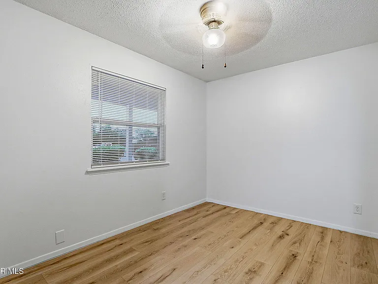 4609 Skylark Way — Photo 18