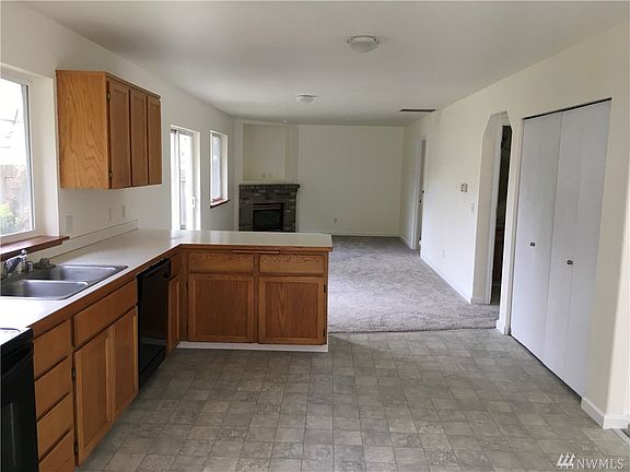 5th image of 939 127th Street Ct E