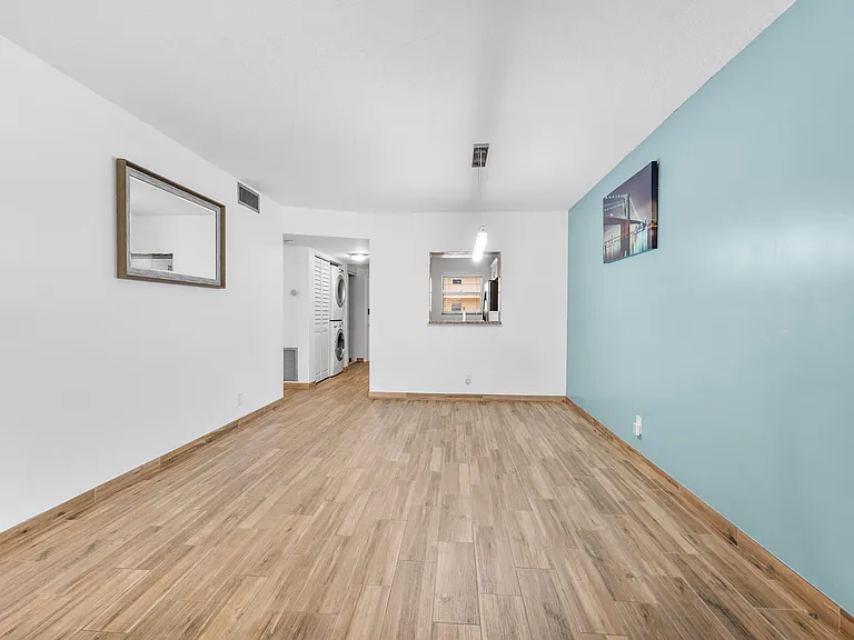 2865 SW 22nd Ave #105 — Photo 5