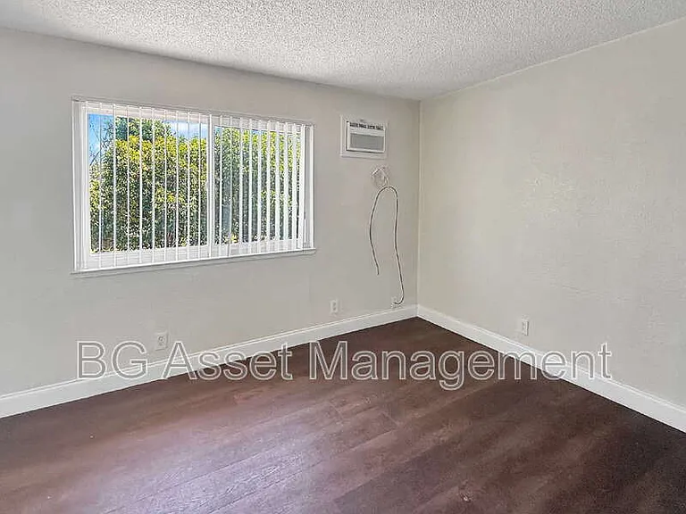 4110 34th Ave #4 — Photo 12