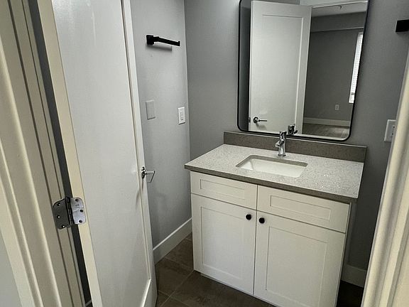5th image of 1032 Park Rd NW #1