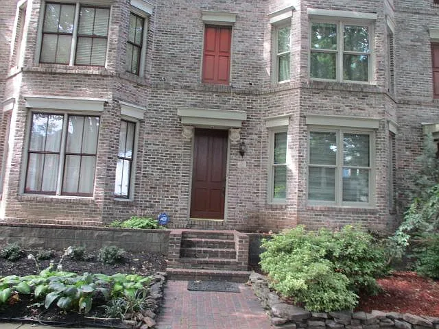 56 W Calhoun Ave — Photo 1