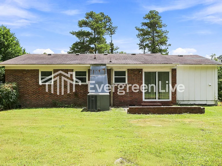 3435 Jonathan Cir — Photo 15