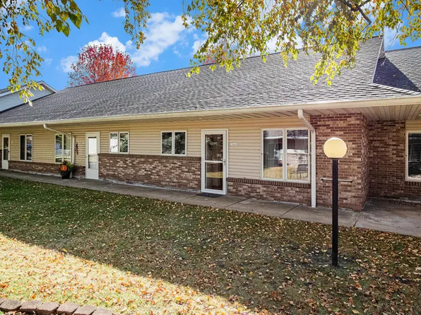 5526 Ivy Dr, Stevensville, MI 49127