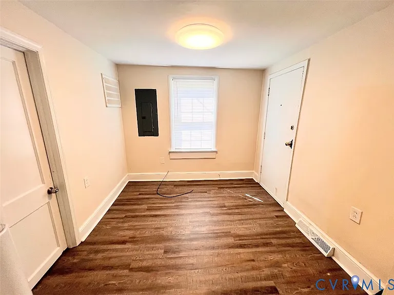 237 S 12th Ave — Photo 7