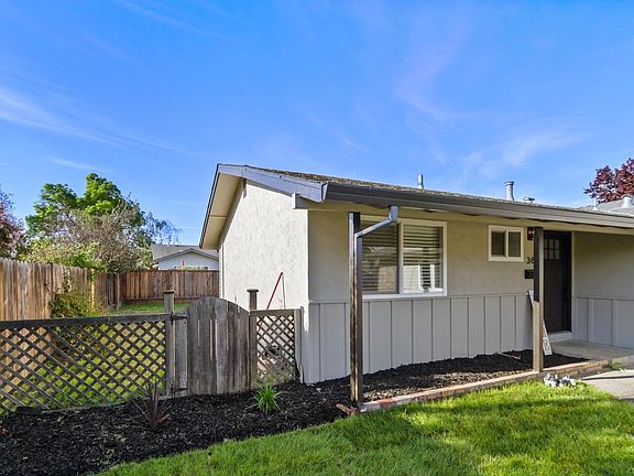 4th image of 36 Miramonte Dr