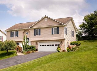 101 Falcon Ln, Weyers Cave, VA 24486