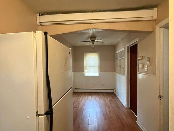 4th image of 20852 Ridgemont Rd