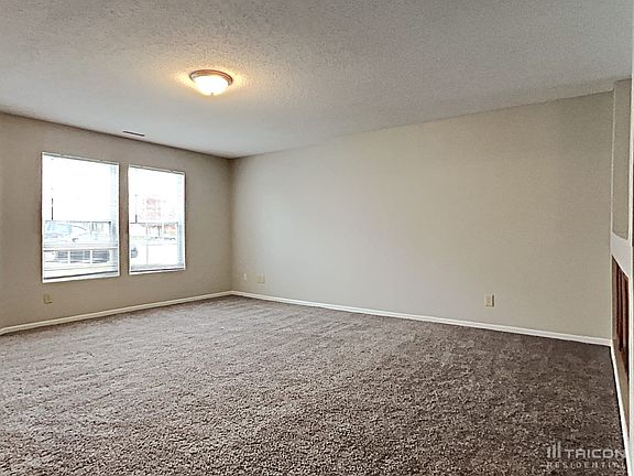 3rd image of 803 Highpointe Blvd