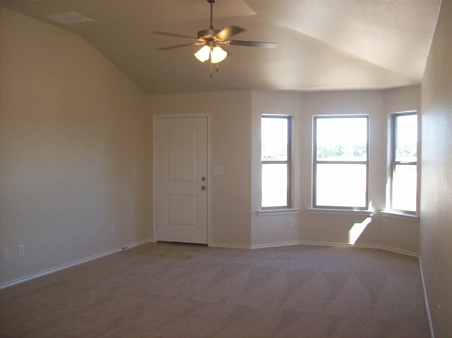 3/2/2 in Milwaukee Ridge — Photo 2